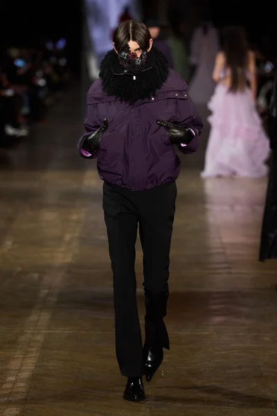 Look 24